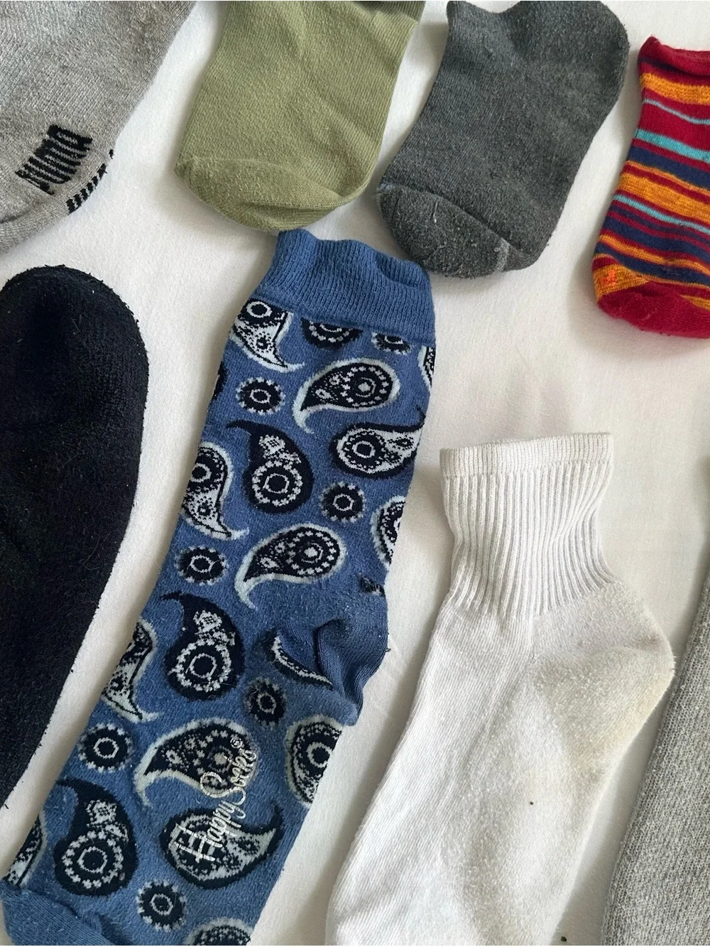 Assorted Women’s Low-Cut Ankle Socks – Mismatched Lot of 20 Colorful, Athletic